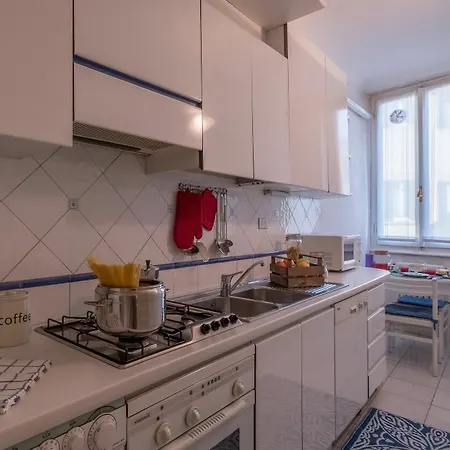 Apartment In The Heart Of *
